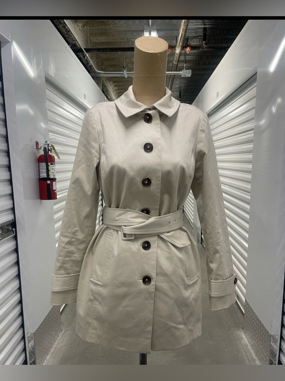 Brooks Brothers beige belted short trench coat Size 2